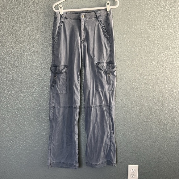 American Eagle Women's Size 2 Super High Rise Baggy Wide Leg Cargo Pants Blue - Picture 2 of 9